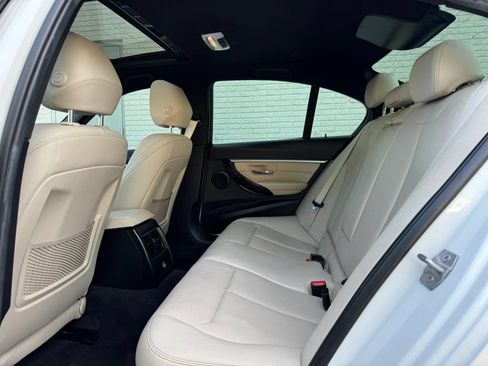 Used 2017 BMW 330i Sedan RWD image 18