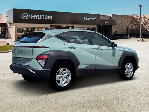 New 2026 Hyundai Kona SE image 8