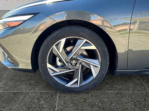 Used 2024 Hyundai Elantra SEL w/ Convenience Package image 14