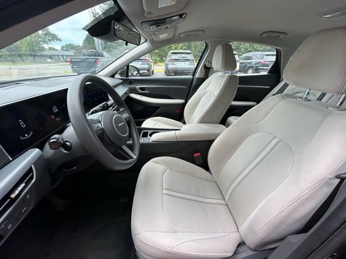 Used 2025 Hyundai Sonata SEL FWD image 5
