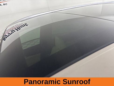 Used 2023 INFINITI QX60 Luxe w/ Performance Audio Package image 8