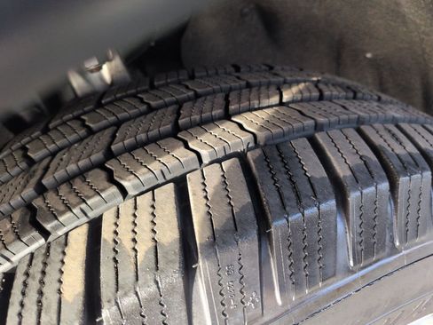 Used 2019 Jeep Grand Cherokee Limited w/ Luxury Group II image 28