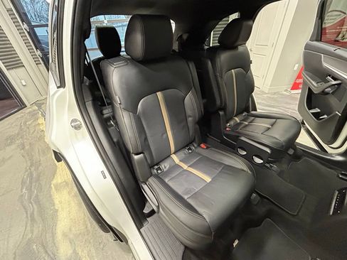 Used 2024 MAZDA CX-90 Plug-In Hybrid w/ Premium Plus image 6