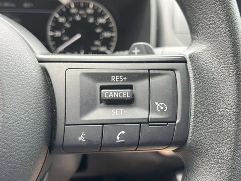 Used 2024 Nissan Rogue S AWD/4WD image 22