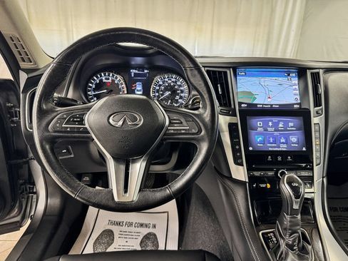 Used 2019 INFINITI Q50 Luxe w/ Essential Package (3.0T Luxe) AWD/4WD image 18