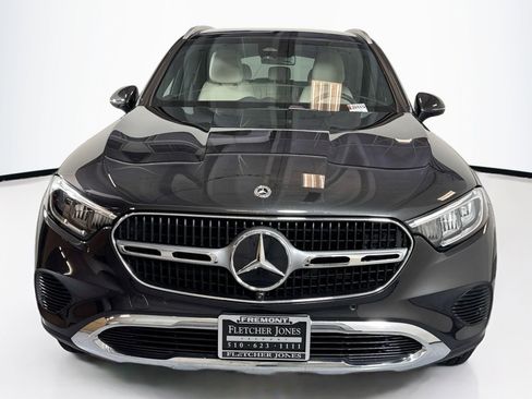 Used 2026 Mercedes-Benz GLC 300 image 2