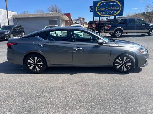 Used 2021 Nissan Altima 2.5 SV image 7