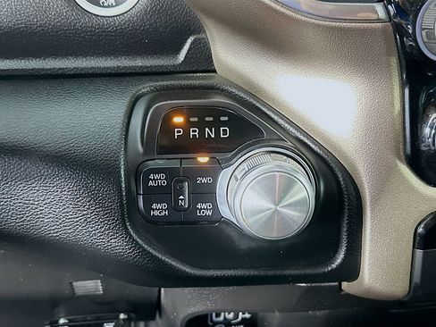 Used 2019 RAM 1500 Laramie AWD/4WD image 15