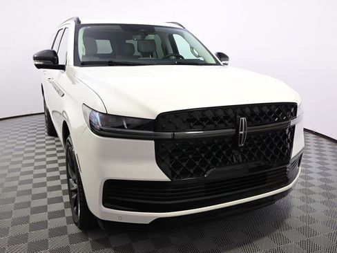 New 2026 Lincoln Navigator L Reserve w/ Jet Appearance Package image 9