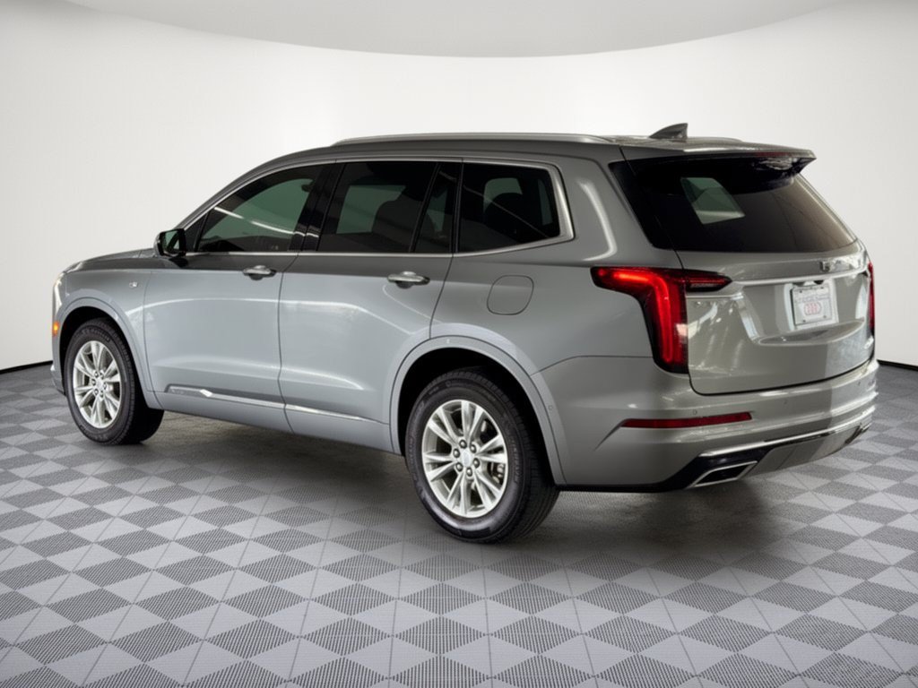 Used 2024 Cadillac XT6 Luxury FWD image 3