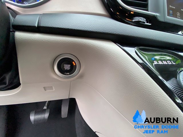 Used 2021 Chrysler Voyager L FWD image 40