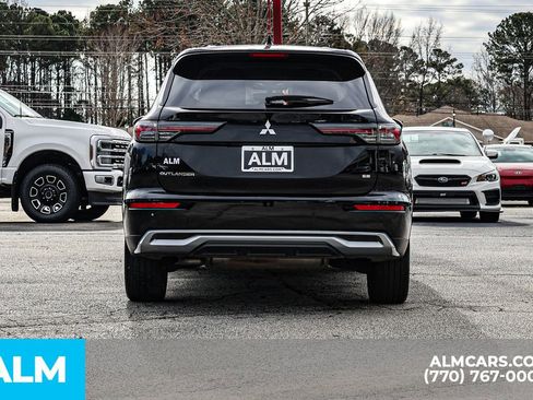 Used 2025 Mitsubishi Outlander SE image 12