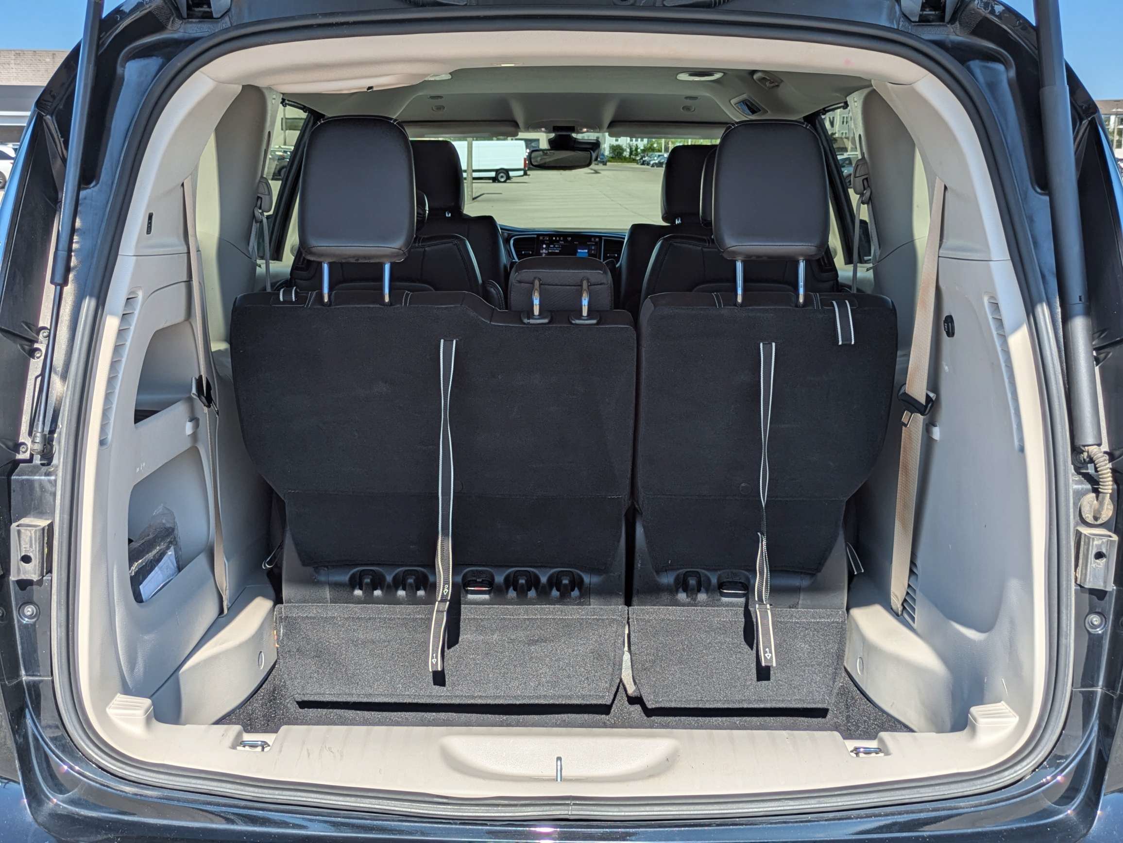 Used 2024 Chrysler Pacifica Touring-L FWD image 13