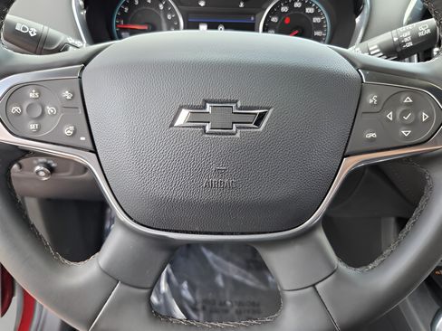 Used 2023 Chevrolet Traverse RS FWD image 23