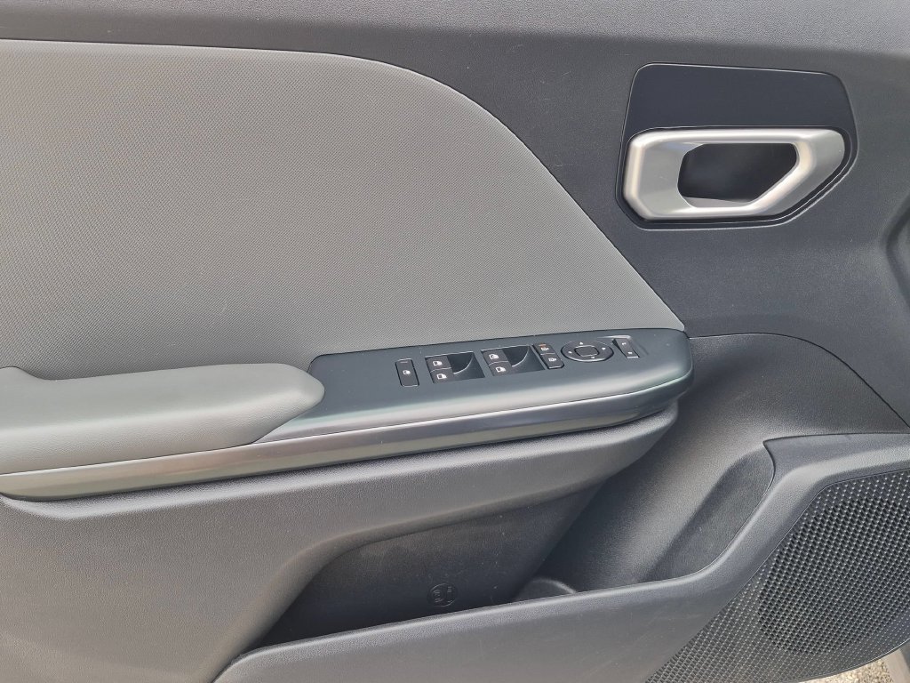 Used 2025 Kia K4 FWD image 11