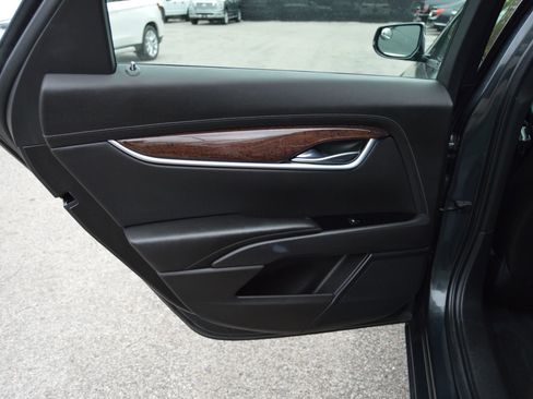 Used 2015 Cadillac XTS Luxury image 21