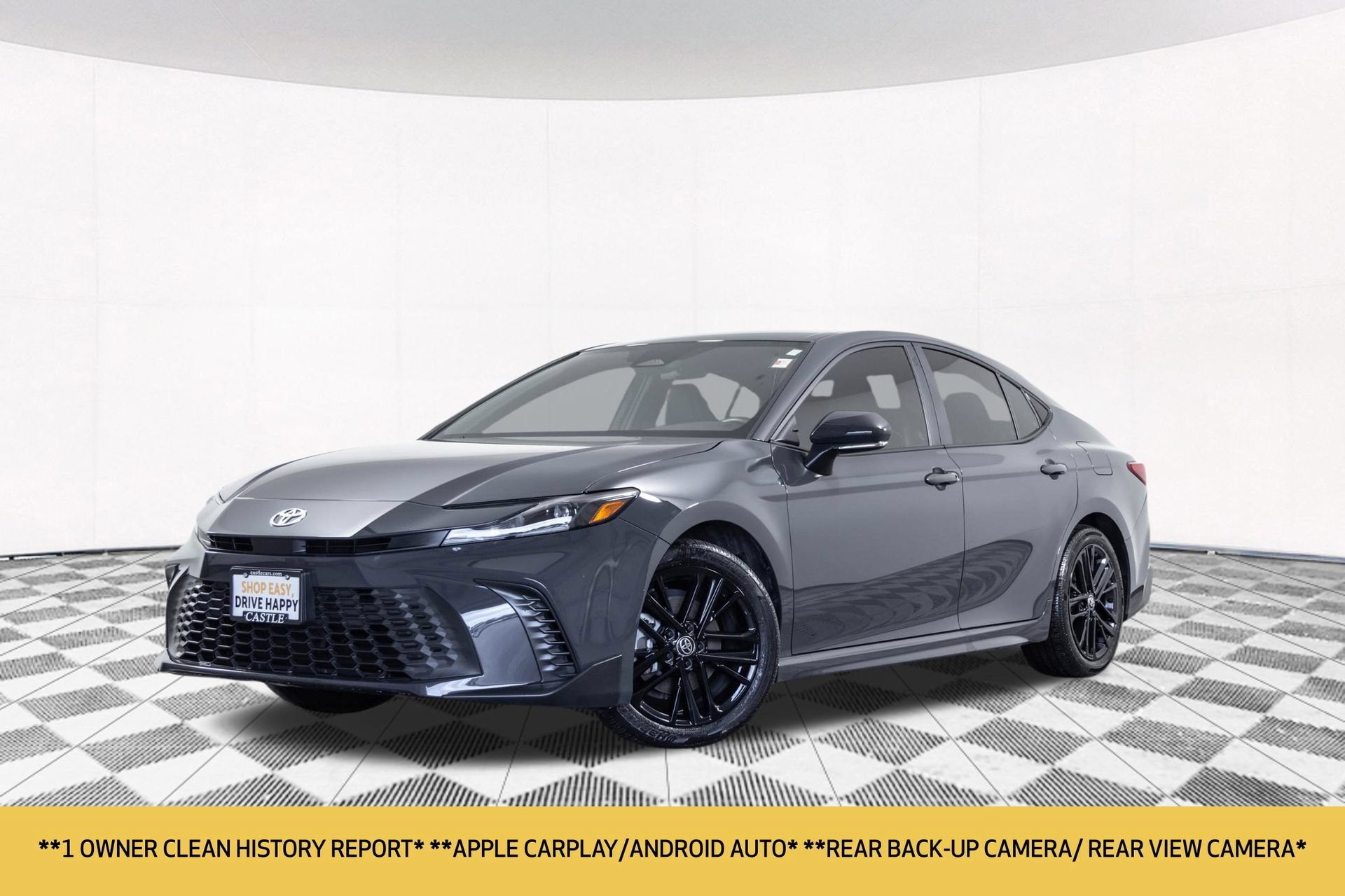 Used 2025 Toyota Camry SE AWD/4WD image 2