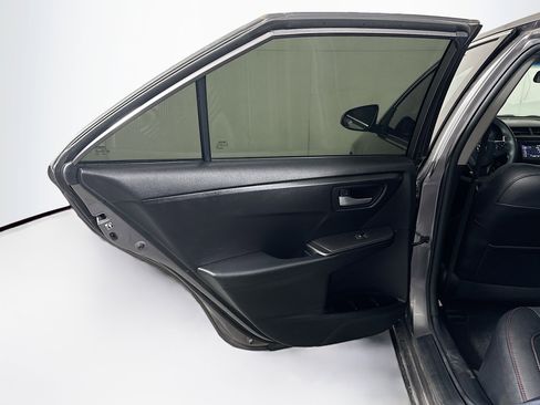 Used 2017 Toyota Camry SE image 25