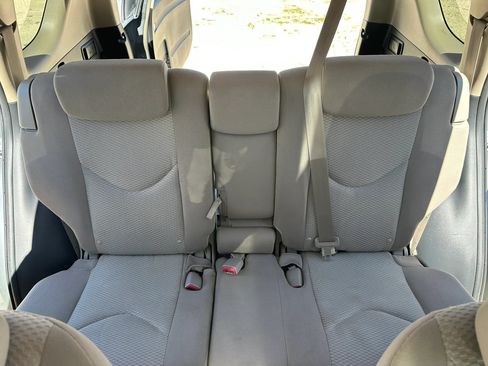 Used 2006 Toyota RAV4 Limited AWD/4WD image 16