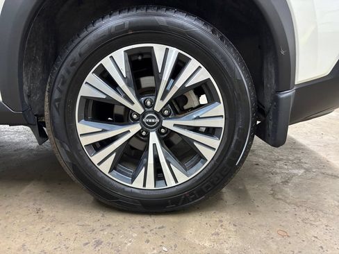 Used 2023 Nissan Rogue SV AWD/4WD image 35