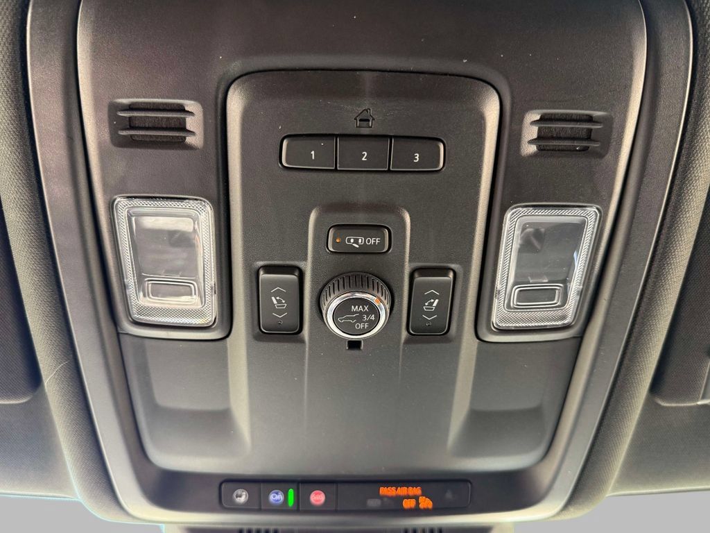 Certified 2024 Cadillac Escalade Luxury AWD/4WD image 30