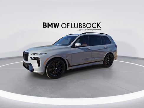 Used 2026 BMW X7 xDrive40i w/ Executive Package image 4