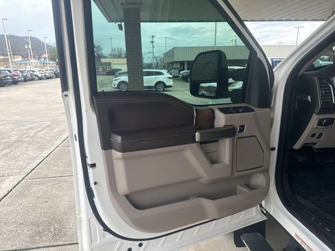 Used 2018 Ford F450 Limited image 16