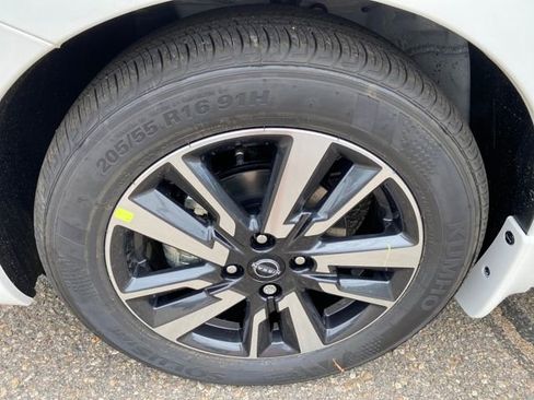 New 2025 Nissan Versa SV w/ Trunk Package image 23