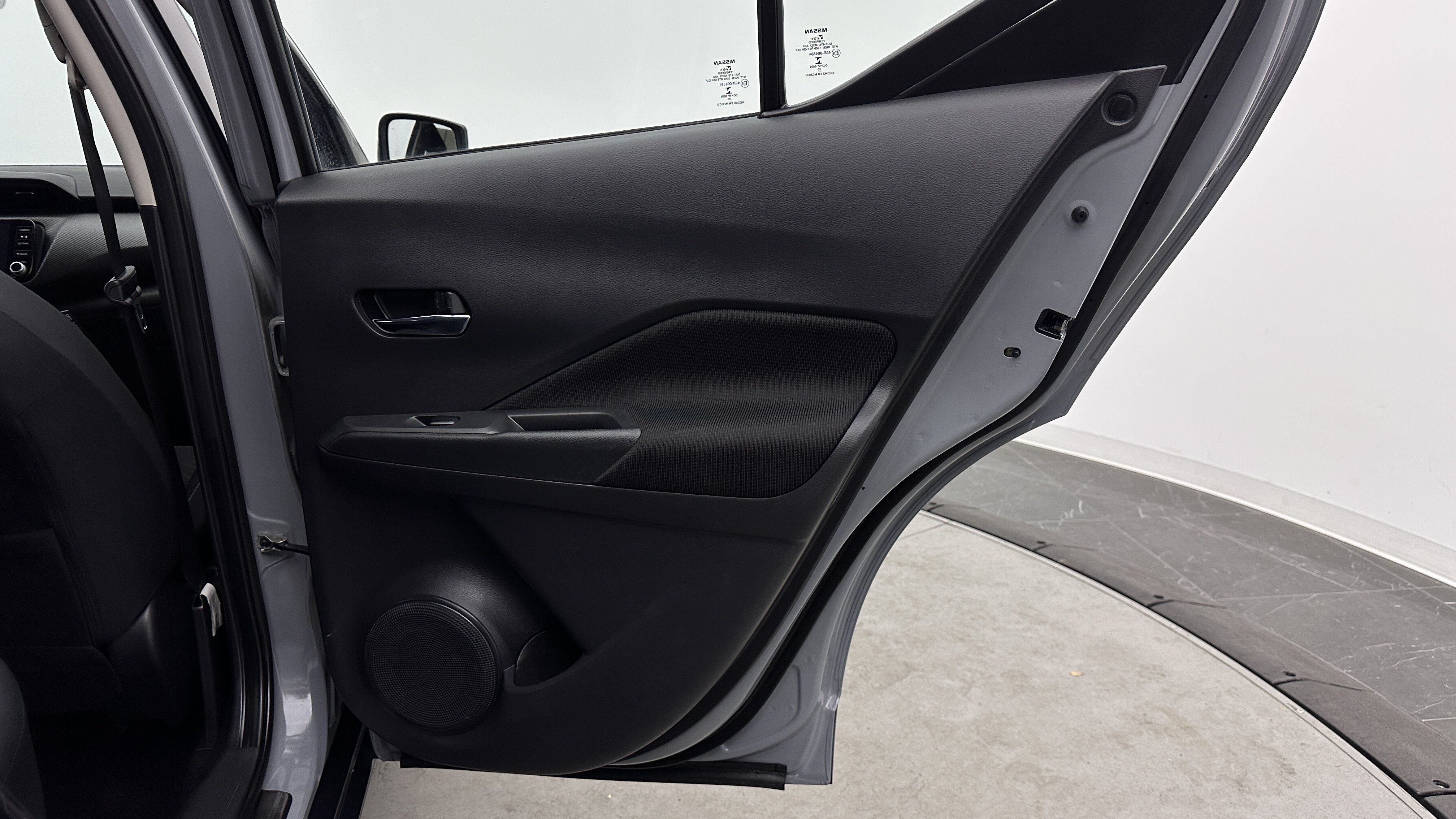 Used 2021 Nissan Kicks SV FWD image 29