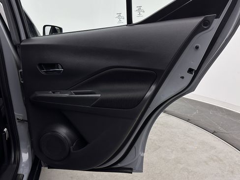 Used 2021 Nissan Kicks SV FWD image 29