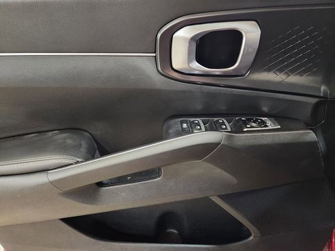 Used 2023 Kia Sorento LX image 44