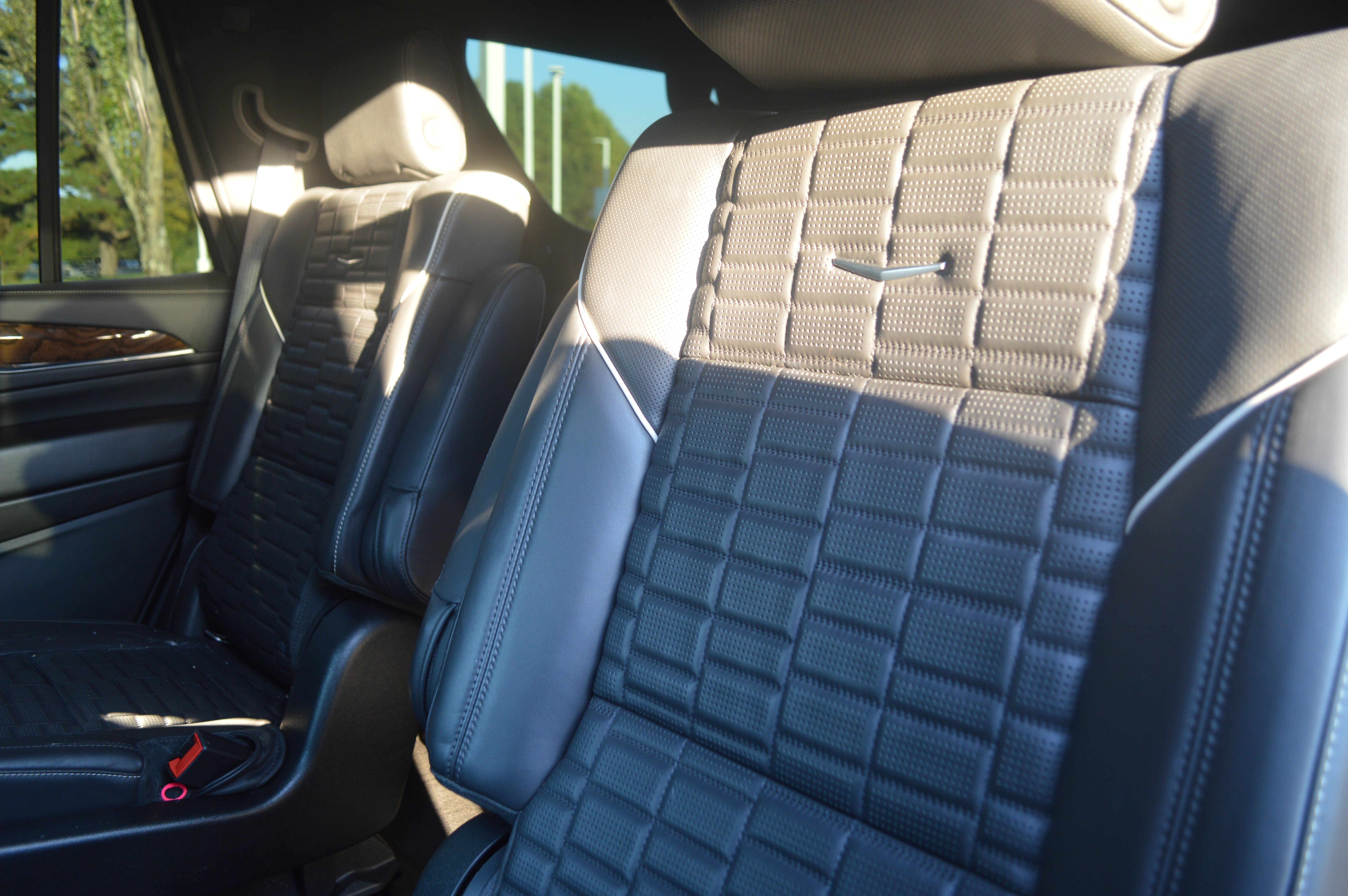 Used 2021 Cadillac Escalade Premium Luxury Platinum AWD/4WD image 29