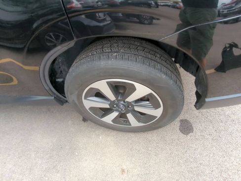 Used 2018 Subaru Forester 2.5i Premium w/ All-Weather Package AWD/4WD image 5