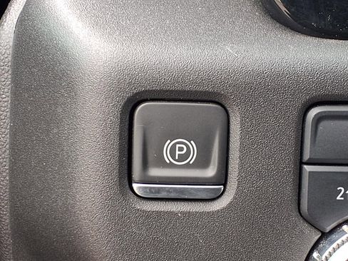 Used 2022 GMC Sierra 1500 SLT w/ SLT Premium Plus Package image 9