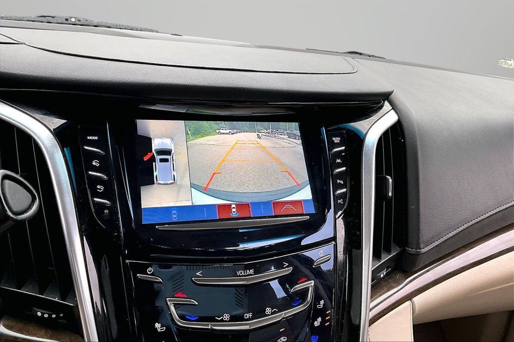 Used 2020 Cadillac Escalade Luxury AWD/4WD image 14