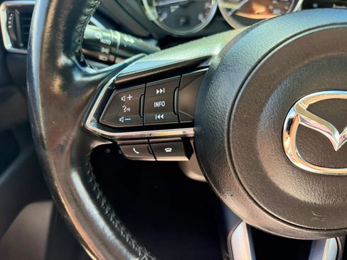 Used 2018 MAZDA CX-5 Touring w/ Preferred Equipment Package AWD/4WD image 10