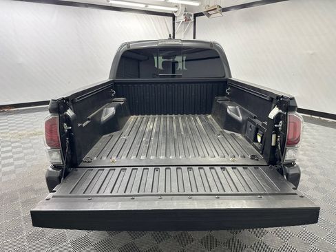 Used 2020 Toyota Tacoma TRD Off-Road AWD/4WD image 19