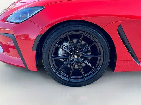 Used 2025 Toyota GR86 Premium RWD image 29