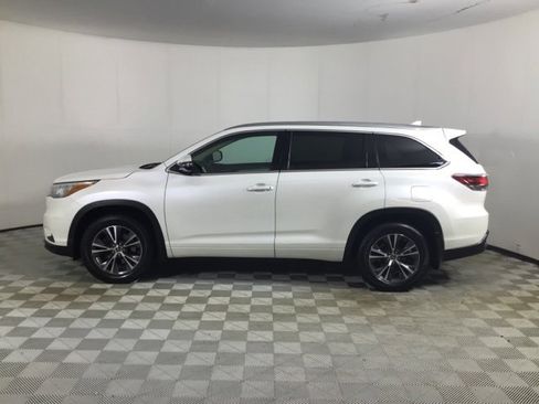 Used 2016 Toyota Highlander XLE image 5