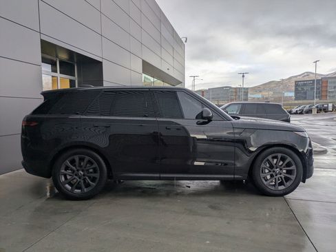 Certified 2024 Land Rover Range Rover Sport SE image 5