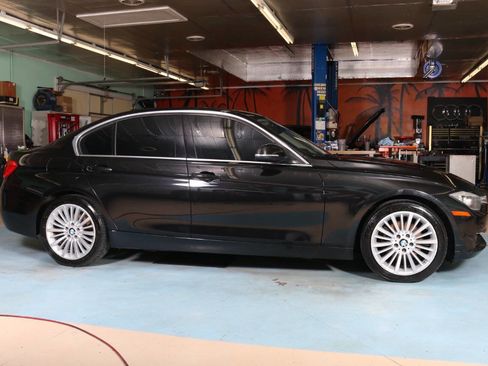 Used 2013 BMW 328i xDrive Sedan image 3