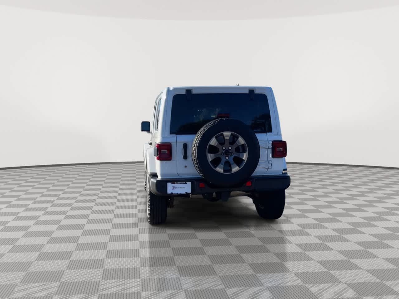 Used 2018 Jeep Wrangler Unlimited Sahara AWD/4WD image 7