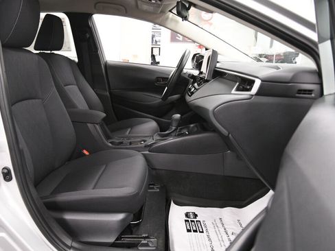 Used 2025 Toyota Corolla LE FWD image 25