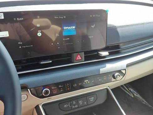 New 2026 Kia Carnival SX image 8