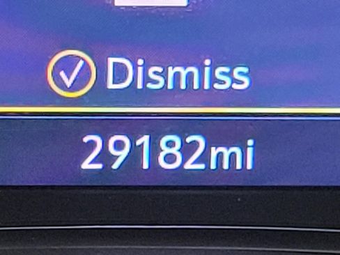 Used 2023 GMC Terrain SLT image 3