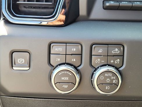 New 2026 GMC Sierra 2500 AT4 w/ AT4 Premium Plus Package AWD/4WD image 26