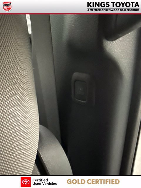 Certified 2025 Toyota Sienna LE FWD image 15
