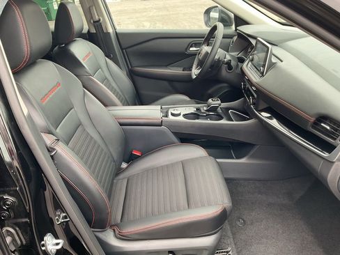 Used 2025 Nissan Rogue SV w/ Rock Creek Premium Package image 18