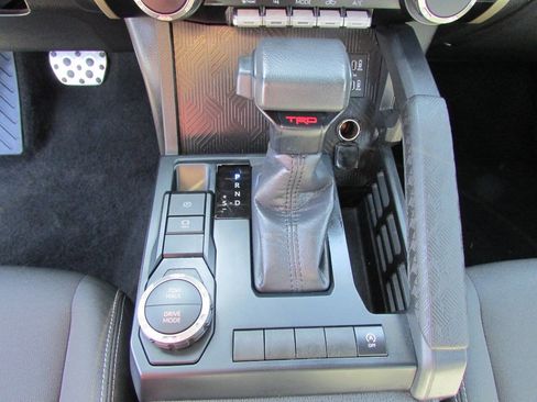 Used 2024 Toyota Tacoma TRD Sport RWD image 24