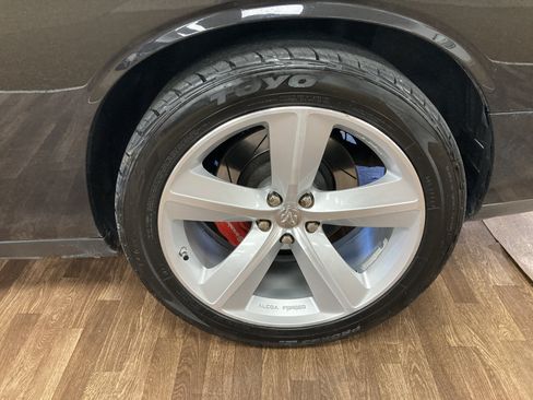 Used 2009 Dodge Challenger SRT8 RWD image 10